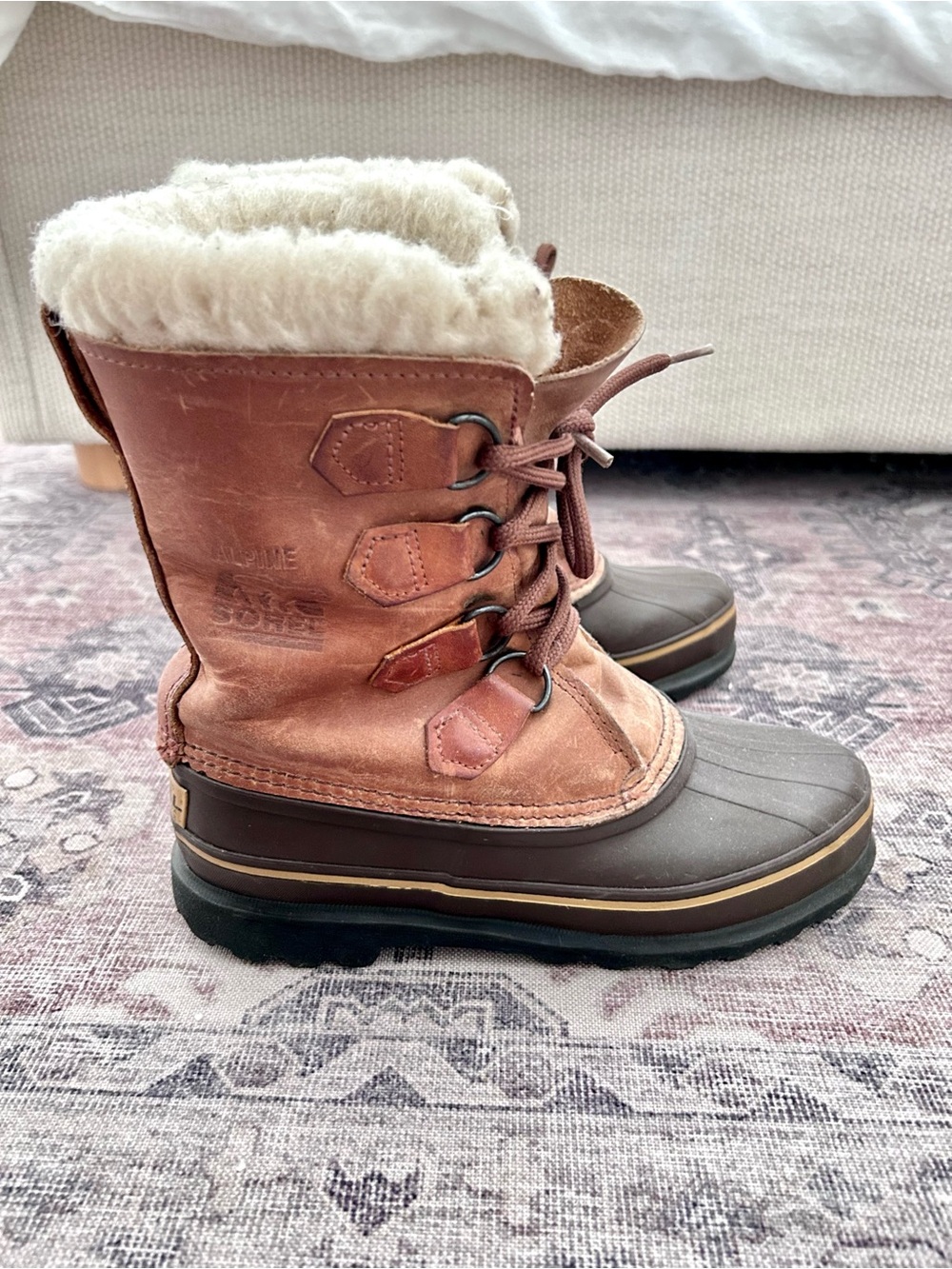 Vintage Sorel Insulated Brown Leather Shearling-Lined Winter Boots Canadian Sz 6